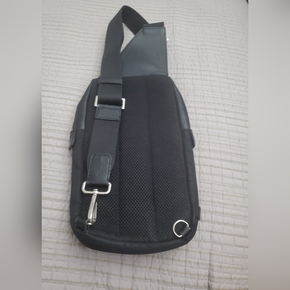 Fendi Monster Sling Bag Authentic. - Picture 3 of 16